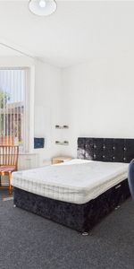 Room 1 - Photo 4