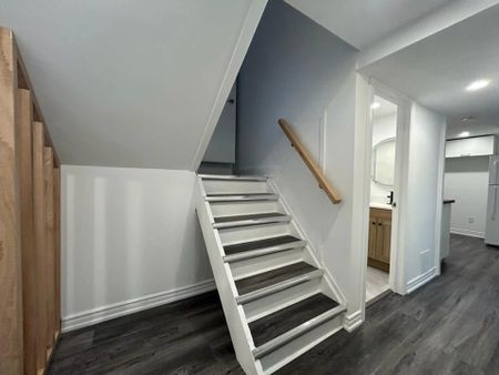 For Lease - 5 Hollydene Road Unit# B, Toronto, Ontario - Photo 5