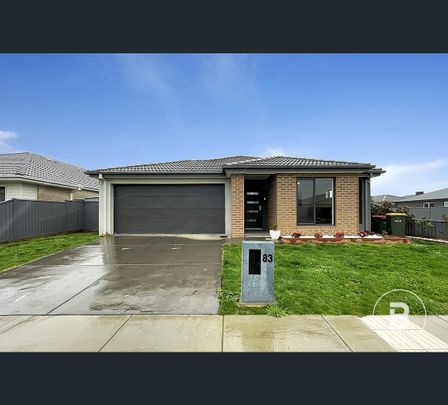 8 Echo Place, Alfredton, Vic 3350 - Photo 1