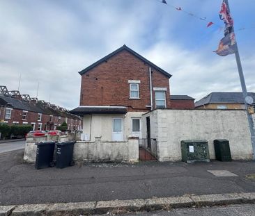 Apt 1, 233 Donegall Avenue, Belfast, BT12 6LU - Photo 1