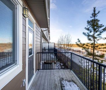 Modern 3 Storey Townhouse In Panorama Hills. - Photo 1