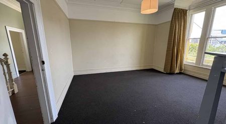 Historic Upstairs Home - Photo 4