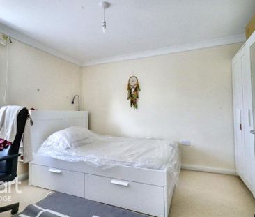 4 bedroom link detached house to rent - Photo 4