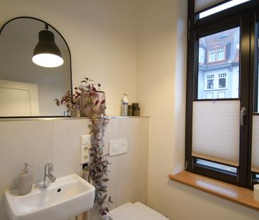 5951 - Höchst attraktive 3-Zimmer-Obergeschosswohnung mit EBK und B... - Foto 1