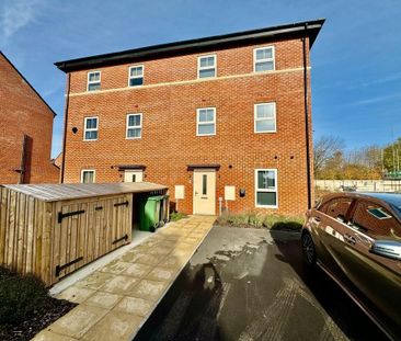 2 bedroom terraced house to rent - Photo 4