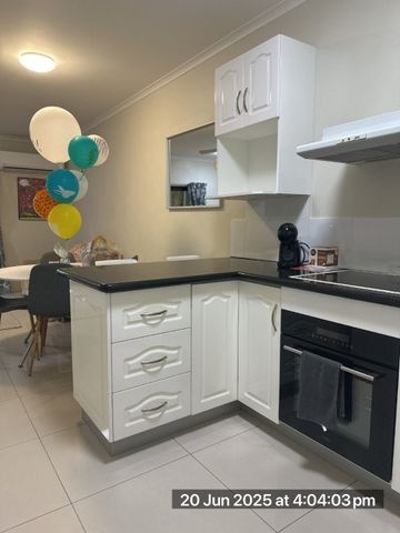 2 Bedroom 1 Bathroom : Furnished Unit : Close to Beach - Photo 3