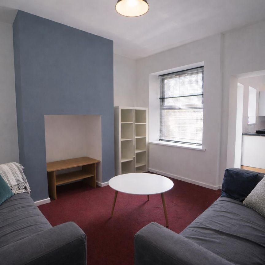 87 Caernarfon Road - Photo 1