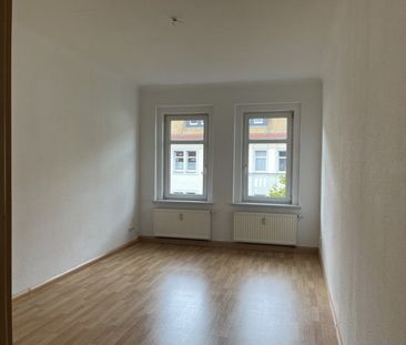 Mit Balkon und neuer Einbauküche! - Foto 4