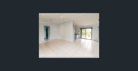 Spacious Family Home in Point Vernon - Photo 2