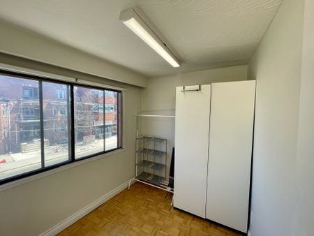 For Lease - 2257 Dundas Street Unit# 3, Toronto, Ontario - Photo 4
