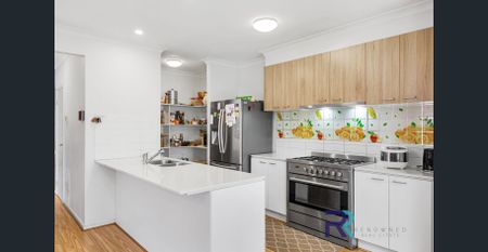 Stylish & Spacious Home – Perfect for Growing Families - Photo 2