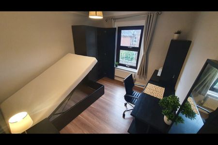 5 Bed Semi-Detached House, Devonshire Road, SO15 - Photo 5