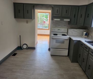 For Lease - 304 Linsmore Crescent, Toronto, Ontario - Photo 5