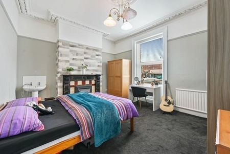 7 bedroom terraced house to rent - Photo 2