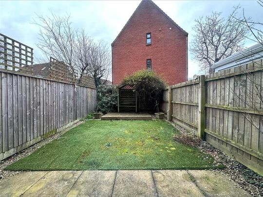 4 bedroom terraced house to rent - Photo 1