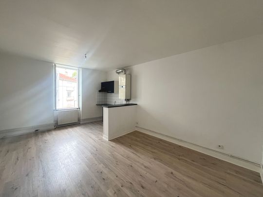 Location Appartement 2 pièces 33m² ST JUNIEN 87200 - Photo 1
