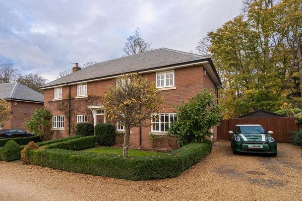 4 bedroom detached house to rent - Photo 1