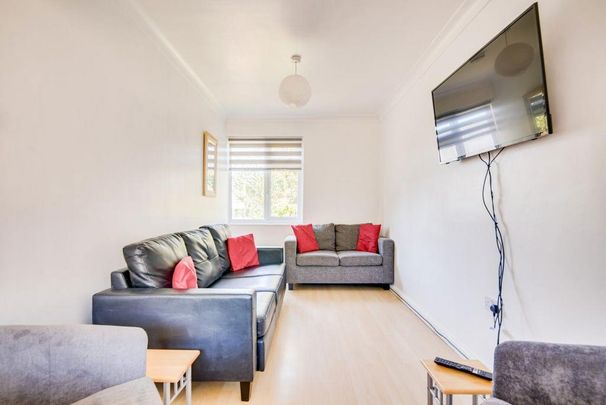 4 bedroom house to rent - Photo 1