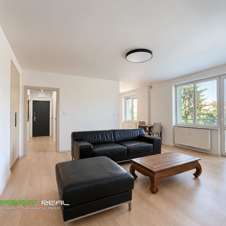 GARANT REAL – prenájom moderného 2-izbového bytu po kompletnej rekonštrukcii, 52 m², Pavlovičovo námestie, Prešov - Photo 1