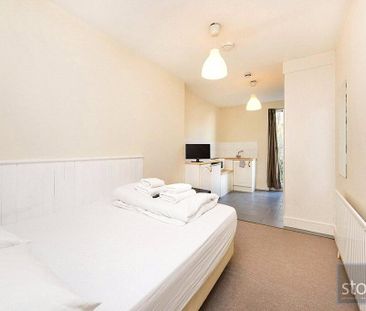 Studio to rent - Photo 2