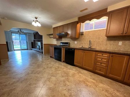 For Lease - 71 Hickorynut Drive Unit# Lower, Toronto, Ontario - Photo 4