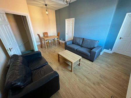 2 bedroom flat to rent - Photo 3