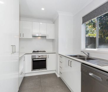 Smart, Low-Maintenance Townhouse - Photo 3