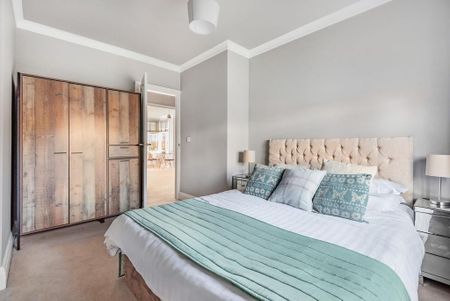 3 bedroom ground floor flat to rent - Photo 4