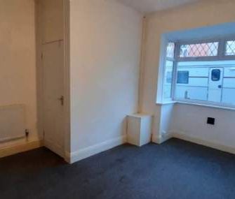 3 bedroom property to rent in Grimsby - Photo 4