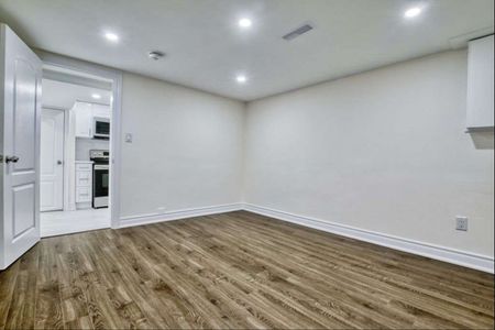 For Lease - 17 Brewton Road Unit# Bsmt, Toronto, Ontario - Photo 4