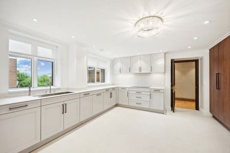 5 bedroom flat in Prince's Gate - Photo 3