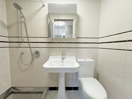 Welcome to Chevron Suites - Photo 5