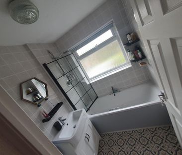 2 bedroom semi-detached house to rent - Photo 5