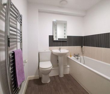 3 bedroom apartment to rent - Photo 6