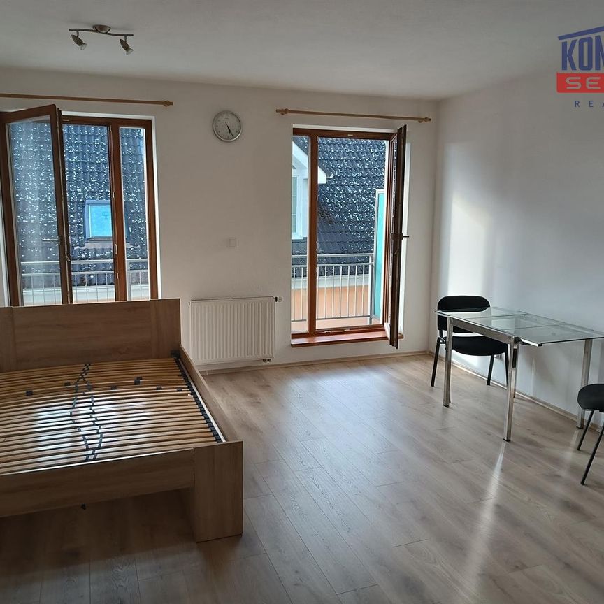 Pronájem bytu 1+kk a garsoniéry 39 m², Hluboká nad Vltavou - Fotografie 1