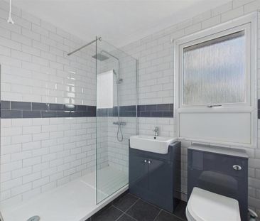 3 bedroom semi-detached house to rent - Photo 6