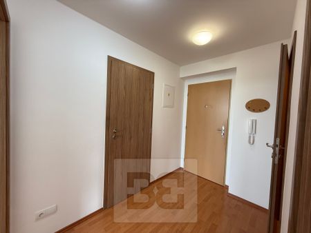 Pronájem bytu 2+kk 59 m², Hradec Králové - Фото 2