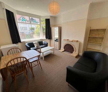 Sirdar Road, SO17 - Photo 2