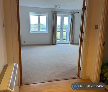 2 bedroom penthouse to rent - Photo 2