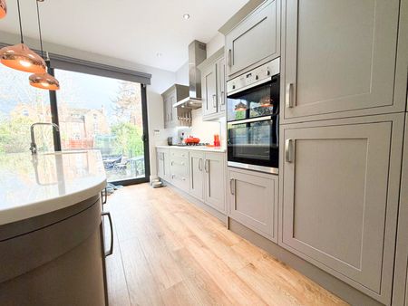 Gladstone Grove, Heaton Moor, Stockport, SK4 4DA - Photo 4