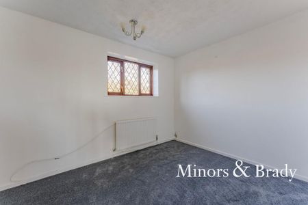 3 bedroom detached house to rent - Photo 4