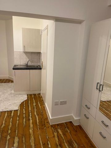 Studio to rent - Photo 4