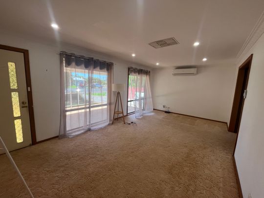Beautifully designed 3-bedroom home nestled in Hillston - Photo 1