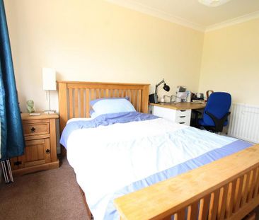 3 bedroom semi-detached house to rent - Photo 3