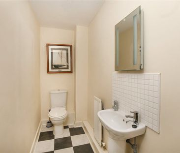 A superb 3 to 4 bedroom end of terrace townhouse located in a popul... - Photo 4