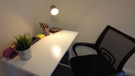 4 Bed - High Street – 4 Bed - Photo 3