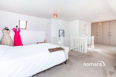 Cypress Gardens, Maidenhead, Berkshire, SL6 - Photo 4