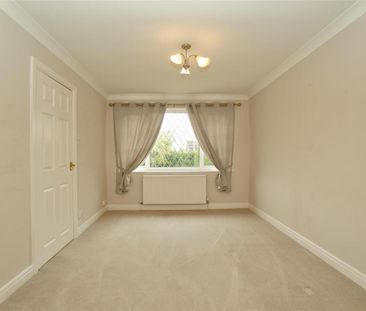 4 bedroom detached house to rent - Photo 3