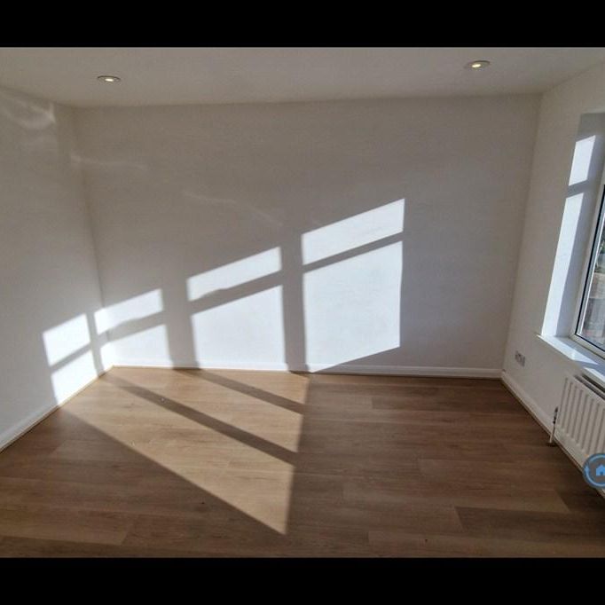4 bedroom detached house to rent - Photo 1