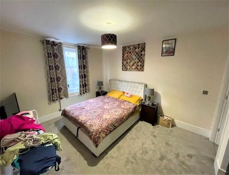4 Bedroom Detached To Let - Photo 3